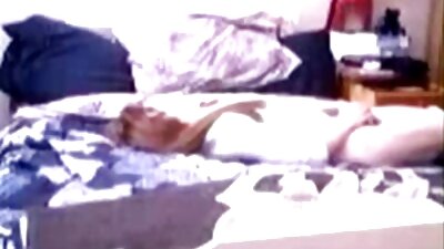 یورو لڑکی سنہرے بالوں والی ایک ٹھیک گدا ہے جو کام پر ڈال دیا جا رہا ہے